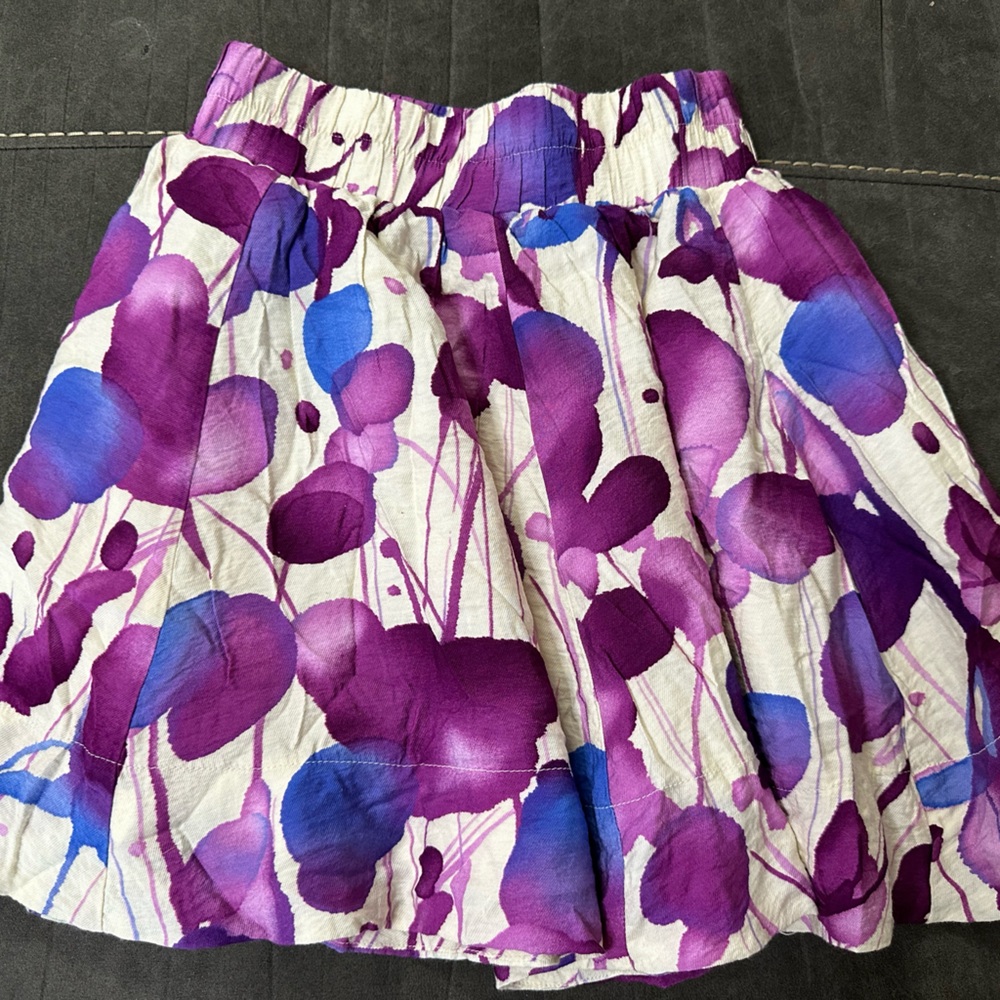 Twenty One skirt x small purple, blue and white very pretty skirt is lined